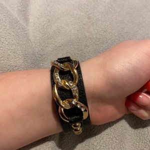 GUESS LEATHER GOLD CHAIN BRACELET
